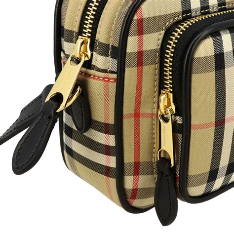 burberry กระเป๋า|Burberry camera bag.